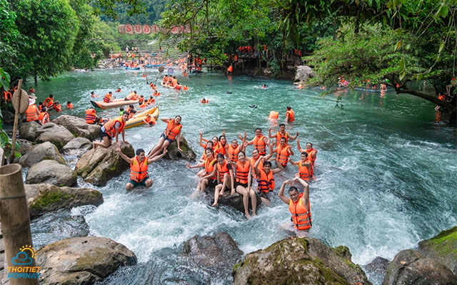 Trải nghiệm hàng loạt các trò chơi thú vị dưới nước