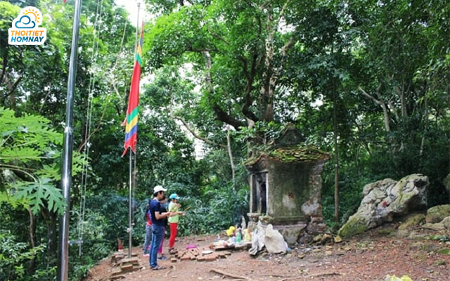 Di tích Chùa Non - núi Thần Đinh còn sót lại tới ngày nay