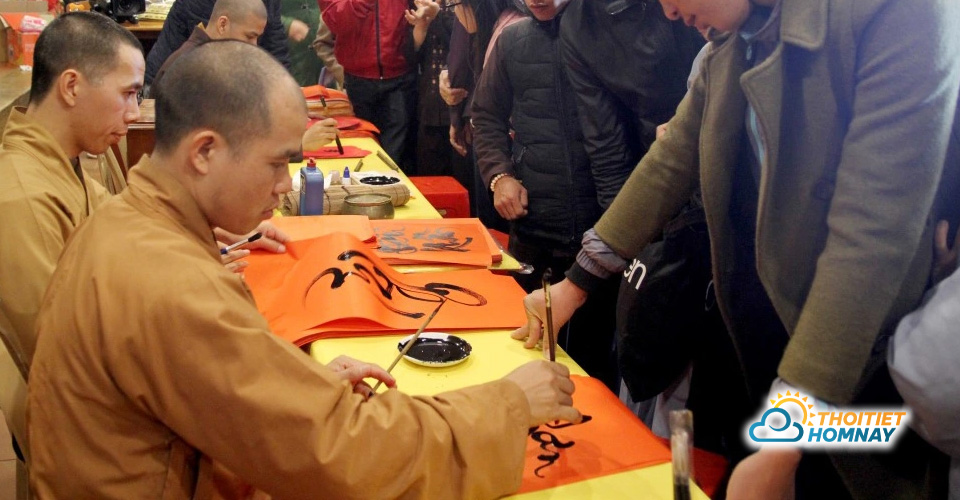 Lễ hội cho chữ được tổ chức tại chùa Đại Tuệ 