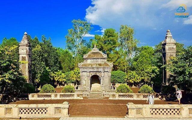 Lăng Đồng Khánh nơi lưu giữ những giá trị văn hóa, lịch sử của triều đại Nguyễn