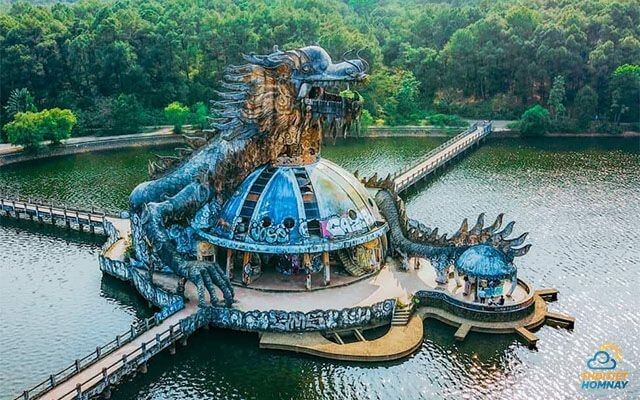 Công viên nước bỏ hoang siêu hot ở Huế