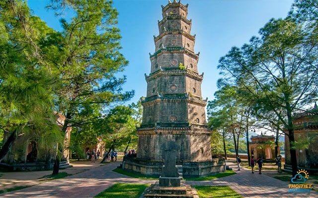 Chùa Thiên Mụ ngôi chùa cổ hơn 400 năm tuổi ở Huế