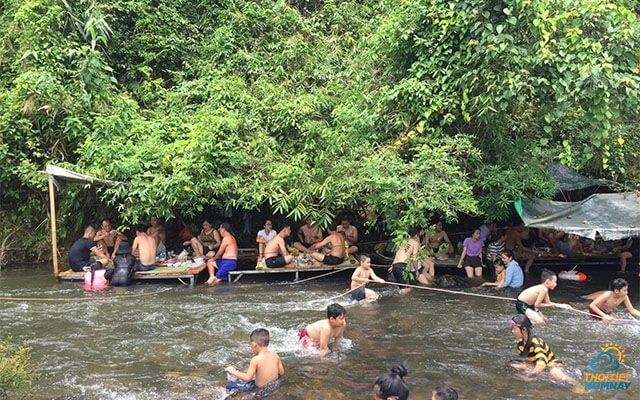 Suối Hầm Heo địa điểm giải nhiệt mùa hè siêu hot tại Huế