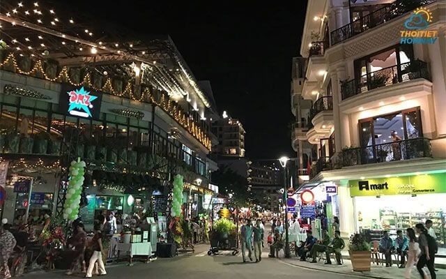 Khu phố đi bộ Nguyễn Đình Chiểu sôi động nhộn nhịp về đêm