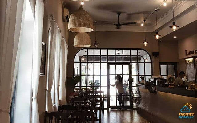 Lam Cafe sở hữu không gian quán đẹp nên thơ đầy mơ mộng