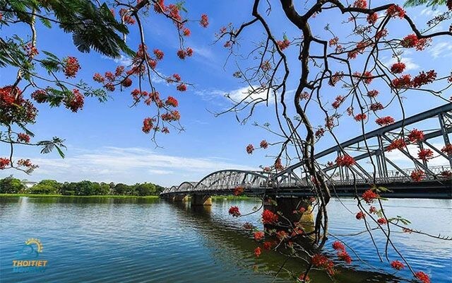 Sông Hương - niềm tự hào của người dân xứ Huế