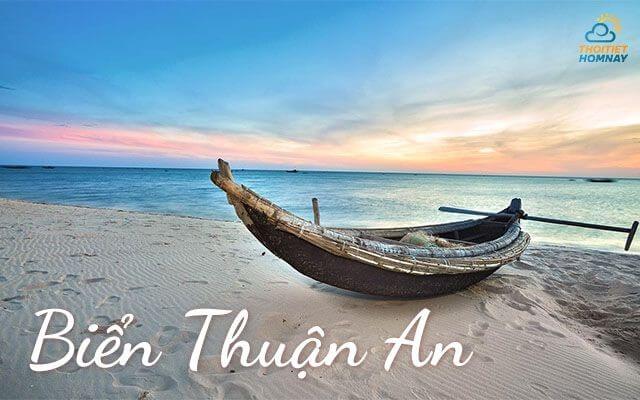 Biển Thuận An chinh phục du khách bởi sự hoang sơ, yên bình 