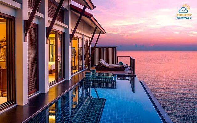 Ngắm trọn vẹn cảnh sắc biển Lăng Cô khi nghỉ dưỡng tại Resort Banyan Tree Lăng Cô Huế 