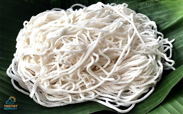 Sợi bánh canh Quảng Bình làm từ bột gạo