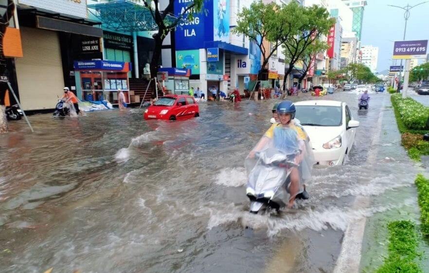 Đà Nẵng cục bộ mưa to